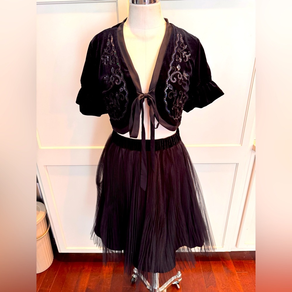 White House black market tulle skirt